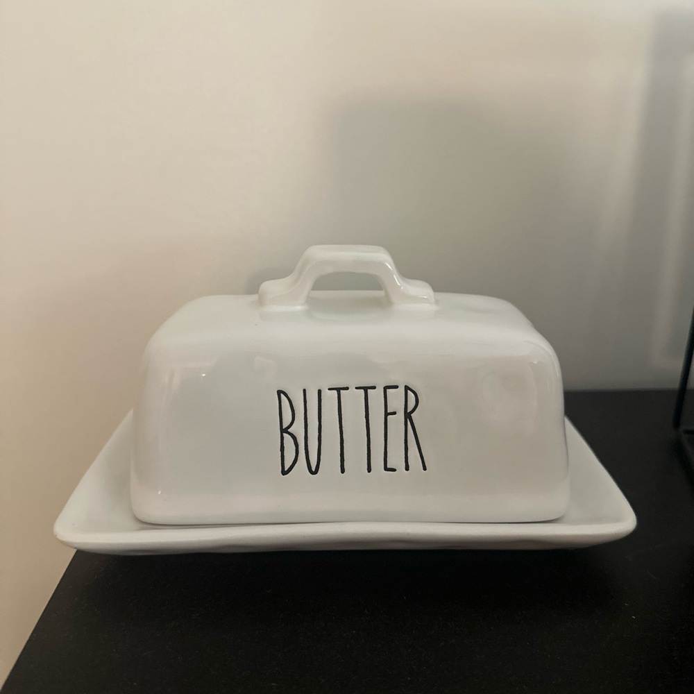 White Butter Dish with‎ Lid